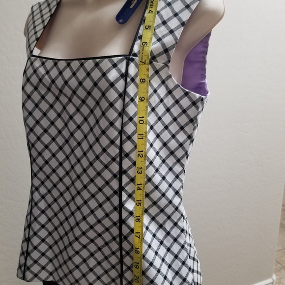 WHBM Shell - Picture 3 of 7